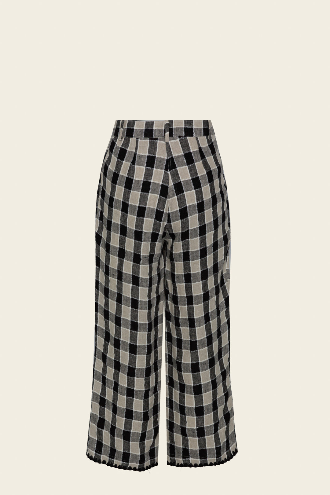 NILA PANT
