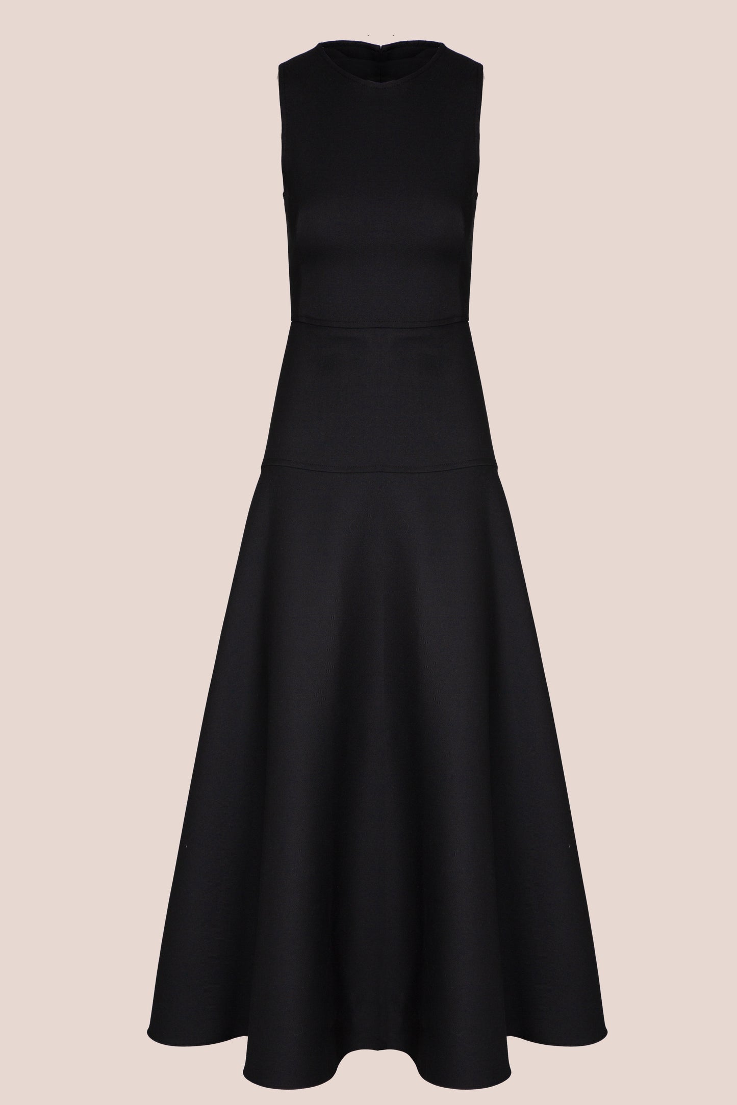 VESTIDO NEGRO FALDA CAPA