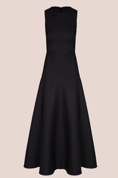 VESTIDO NEGRO FALDA CAPA